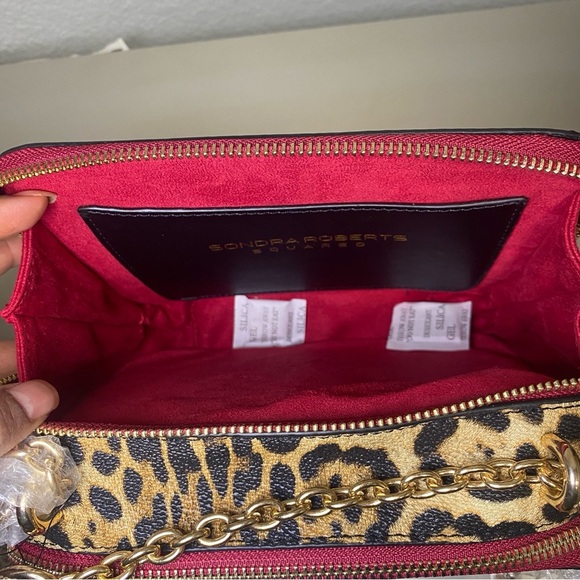 NWT Sondra Robert’s Leopard/Croc Embossed Crossbody Camera Bag With Gold Chain - Picture 9 of 12